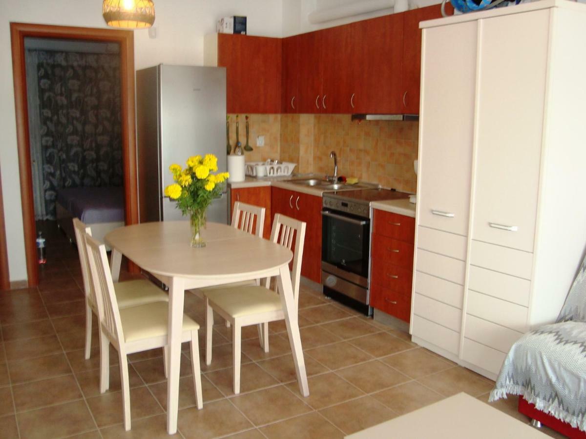 Apartment For Family Kriopigi Bagian luar foto